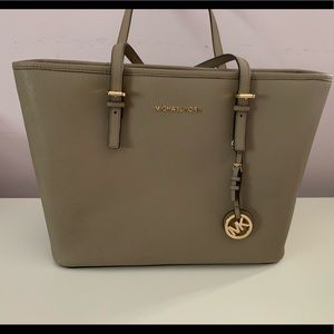 Michael Kors Jet Set Travel Large Tote